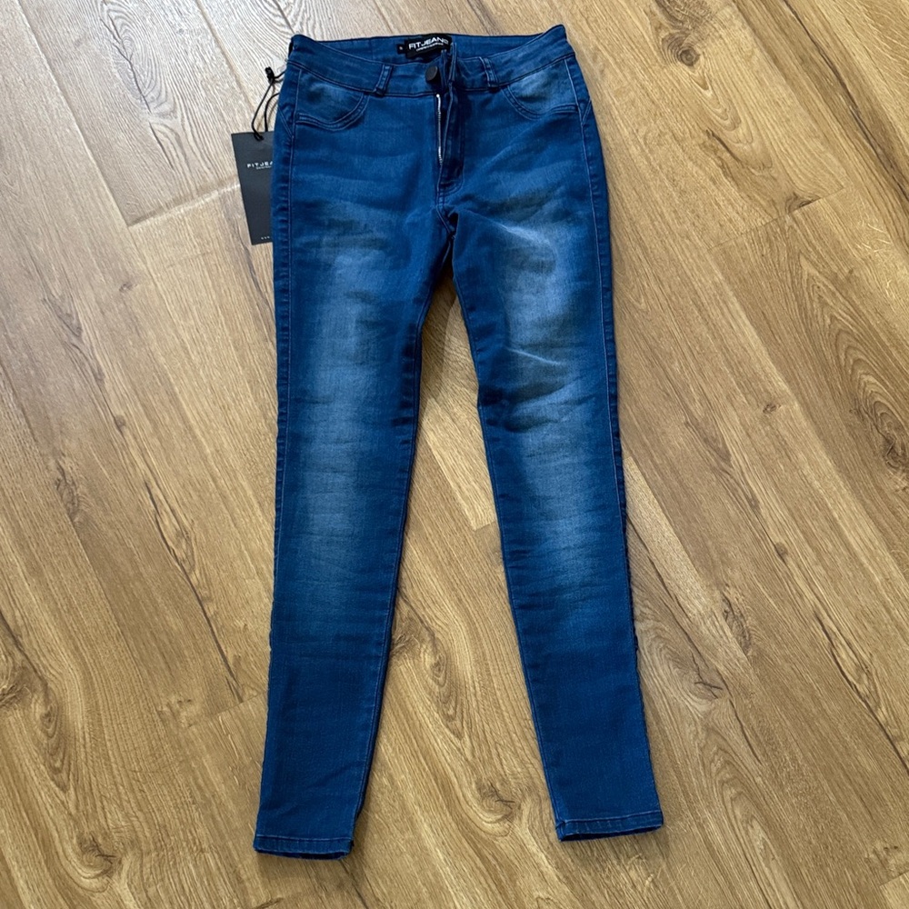 NWT Fit Jeans Deep Blue Skinny Jeans size small